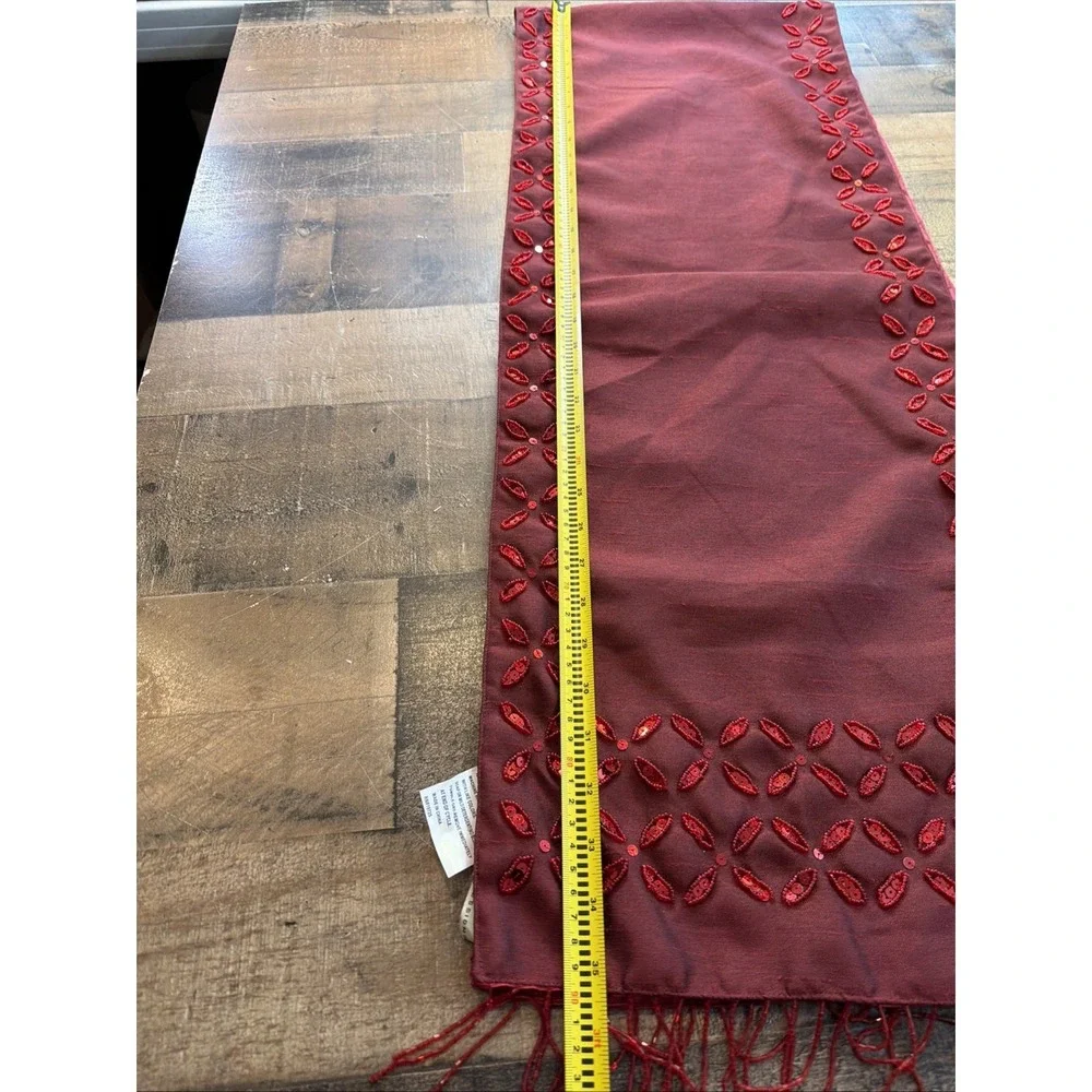VTG Soft‎ Impressions Burgundy Red Beaded Poinsettia Table Runner 76x12.8